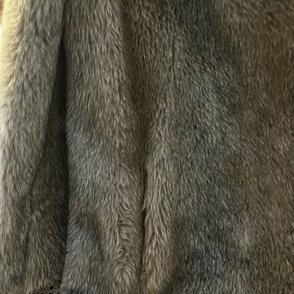 Jacques Saint Laurent Faux Fur Vintage 3/4 Coat Size Medium Color Gray. … - Picture 8 of 9